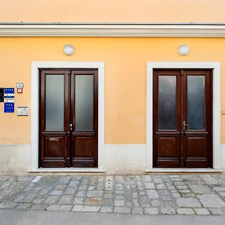 Roce Apartman